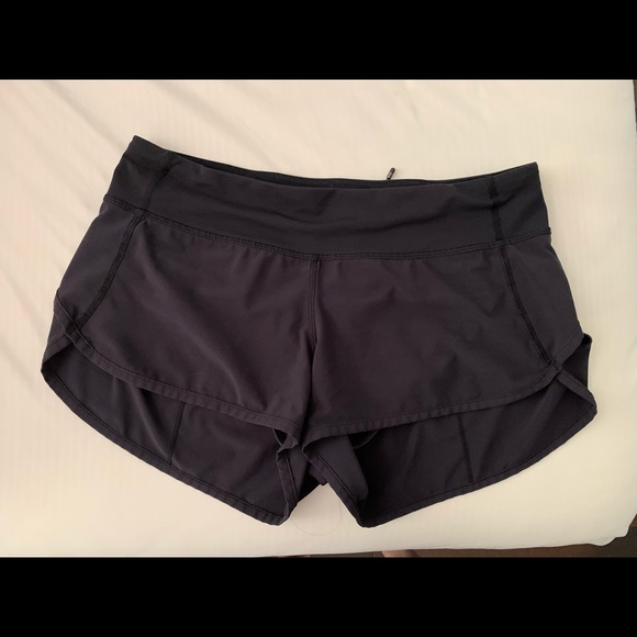Lululemon Size 4 Shorts - Picture 1 of 2
